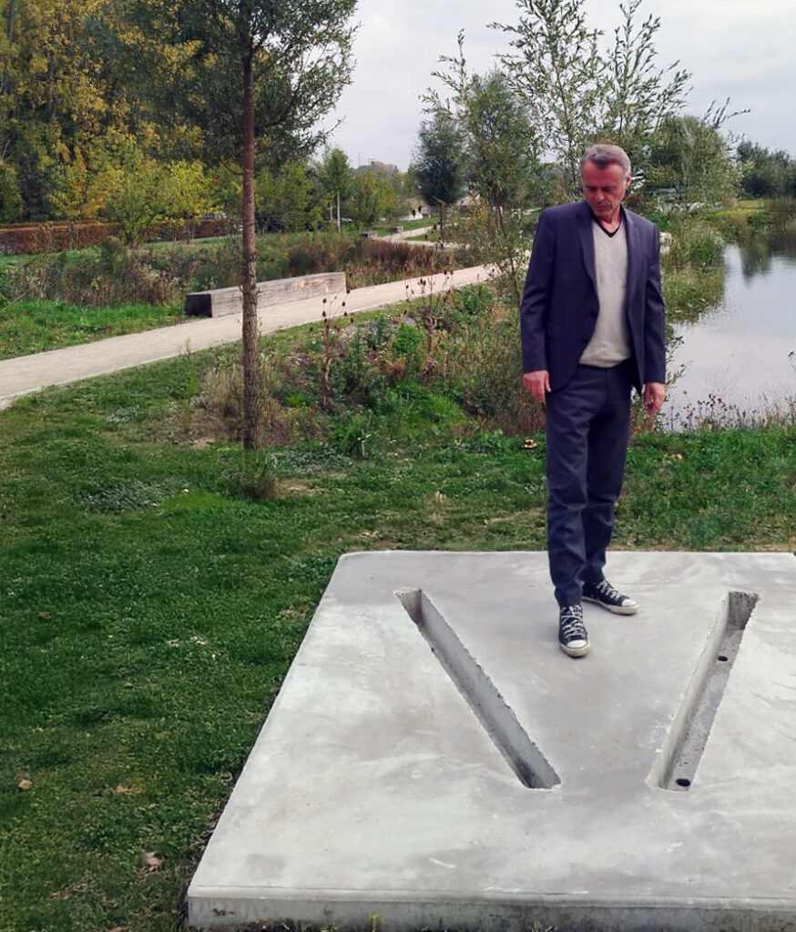 guillaume bottazzi installation socle sculpture